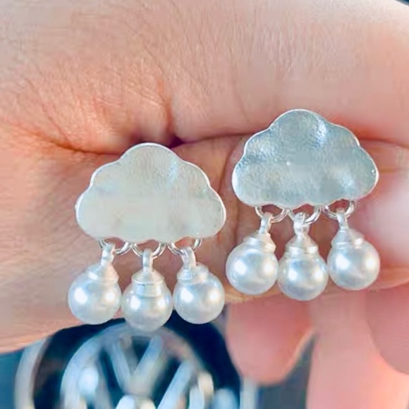 🔥2/$20 Rain Cloud Earrings Raining Earrings Rain Drop Earrings S925 Pin - Picture 3 of 3